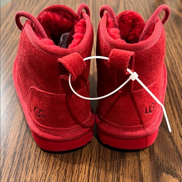 UGG Red Kids Shoes size 3 - Picture 2 of 7